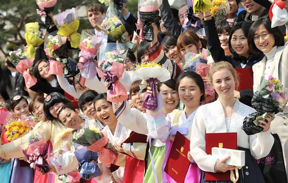 တောင်ကိုရီးယားတွင် ပြည်ပကျောင်းသား ၃ သိန်း ရရှိနေစေရန် မူဝါဒအသစ် ချမှတ်