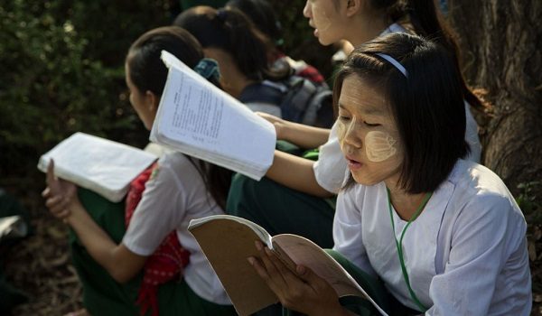 G-12 ပြန်ဖြေရမယ့် ကျောင်းသားတွေအတွက် ပညာဒါနအတန်းများ