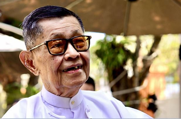 မြန်မာစာဆရာကြီး ဂုဏ်ထူးဦးသိန်းနိုင် ကွယ်လွန်