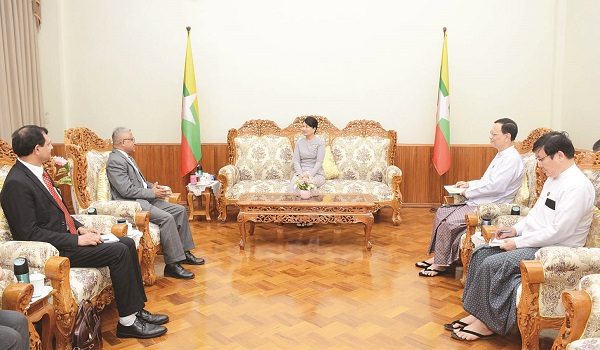 အိန္ဒိယမှ အင်္ဂလိပ်ဆရာများကို မြန်မာတက္ကသိုလ်များတွင် ရေရှည်ခန့်ထားရေး ဆွေးနွေး