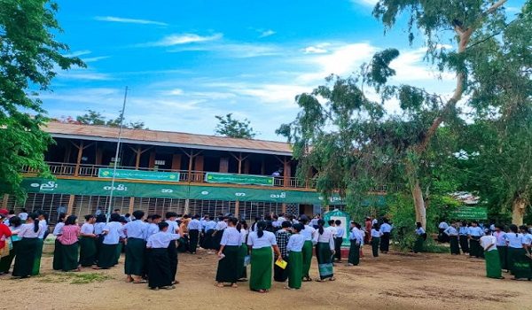 Placement Test ကြောင့် ကျောင်းသား (၁) သိန်းခွဲ ပြန်လည်ကျောင်းတက်နိုင်