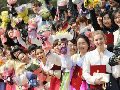 တောင်ကိုရီးယားတွင် ပြည်ပကျောင်းသား ၃ သိန်း ရရှိနေစေရန် မူဝါဒအသစ် ချမှတ်