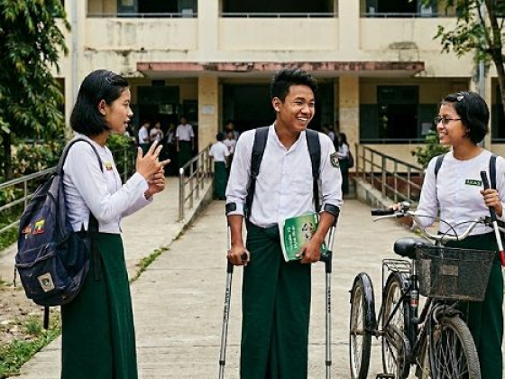 အလယ်တန်းမှ တက္ကသိုလ်အဆင့် မသန်းစွမ်းကျောင်းသားများအတွက် ပေးအပ်မည့် ပညာသင်ဆု