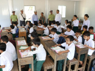 စစ်ကိုင်းတွင် ကွန်တိန်နာကျောင်းဆောင်များဖြင့် စာသင်ကြားနေ