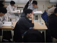 တောင်ကိုးရီးယား ကောလိပ်ဝင်ခွင့်စာမေးပွဲတွင် လေယာဉ်ခရီးစဉ်များ ခေတ္တရပ်တန့်ခဲ့