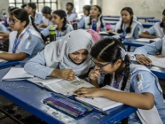 စက်သုံးဆီအခက်အခဲကြောင့် သင်ကြားမှုစနစ်ပြောင်းရန် ဘင်္ဂလားဒေ့ရှ် စဉ်းစား