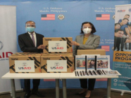 USAid သည် ဖိလစ်ပိုင်ပညာရေးဝန်ကြီးဌာနသို့ သင်ထောက်ကူပစ္စည်းများနှင့် လက်ပ်တော့များထောက်ပံ့သည်