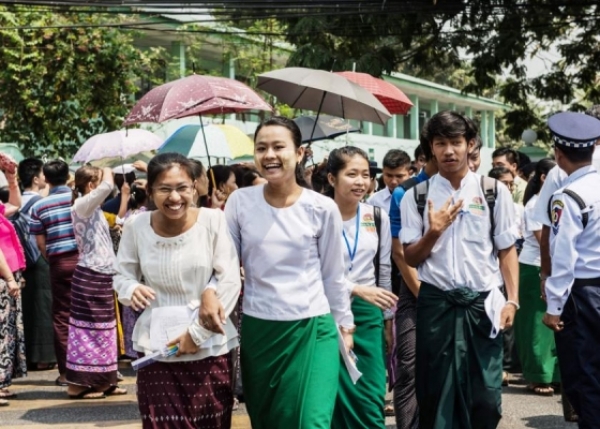 တကၠသိုလ္၀င္စာေမးပဲြ စာေျဖခန္းအတြင္း လက္ပတ္နာရီ ယူခြင့္မျပဳေတာ့