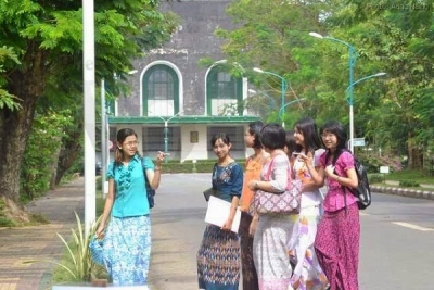 သတ္မွတ္ရက္ေက်ာ္လြန္မွ ေလွ်ာက္ထားသည့္ တကၠသုိလ္၀င္ခြင့္ ေလွ်ာက္လႊာစာအိတ္မ်ား အဆင့္ျမင့္ ပညာဦးစီး ဌာန (ရန္ကုန္ရုံးခြဲ) သို႔ ေပးပို႔ ေလွ်ာက္ထားရမည္