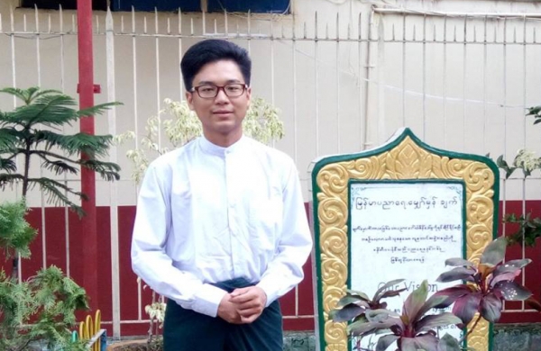 ၂၀၁၇ ခုႏွစ္ တကၠသိုလ္၀င္တန္းစာေမးပြဲတြင္ သိပၸံတြဲ ျမန္မာတစ္ႏိုင္ငံလုံး ပထမဆုရရွိခဲ့သည့္ ေမာင္သုတရဲမိုးႏွင့္ ေတြ႕ဆုံျခင္း